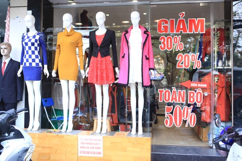 Shop thời trang heo hút mùa lễ tết