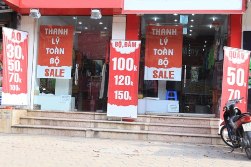 Shop thời trang heo hút mùa lễ tết