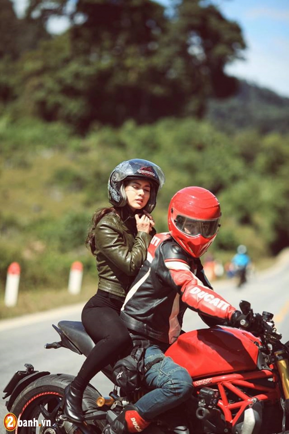 Siêu ducati monster trong bộ ảnh true love đậm chất trữ tình