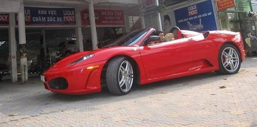 Siêu xe ferrari được rao bán giá bèo ở việt nam