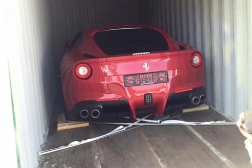 Siêu xe ferrari f12 berlinetta thứ 3 lặng lẽ về việt nam