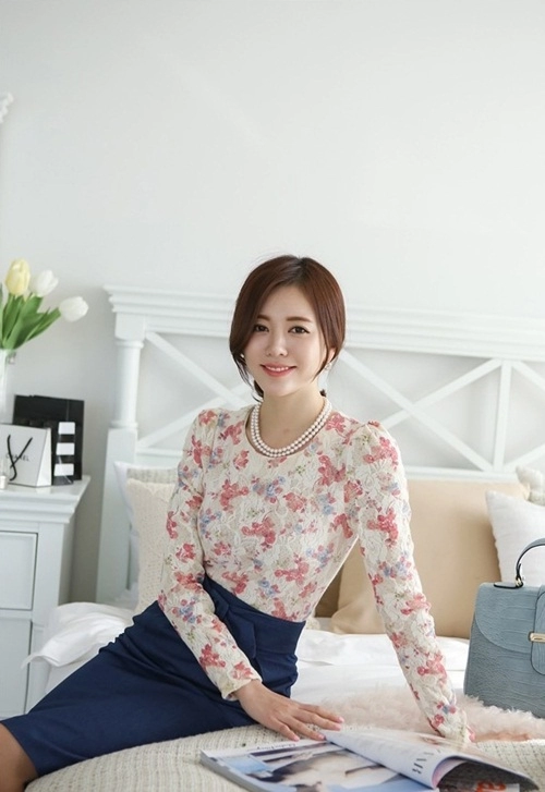 Sơ mi họa tiết giúp nàng công sở thêm rạng rỡ