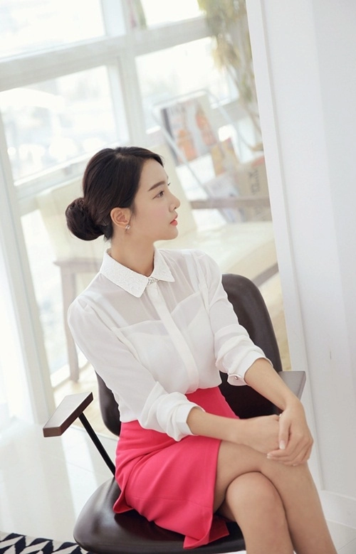 Sơ mi trắng cách điệu ghi điểm ngày nắng nóng