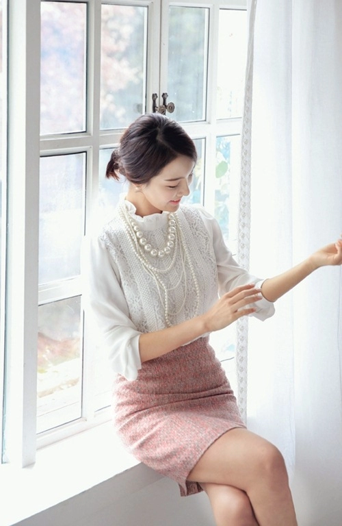 Sơ mi trắng cách điệu ghi điểm ngày nắng nóng