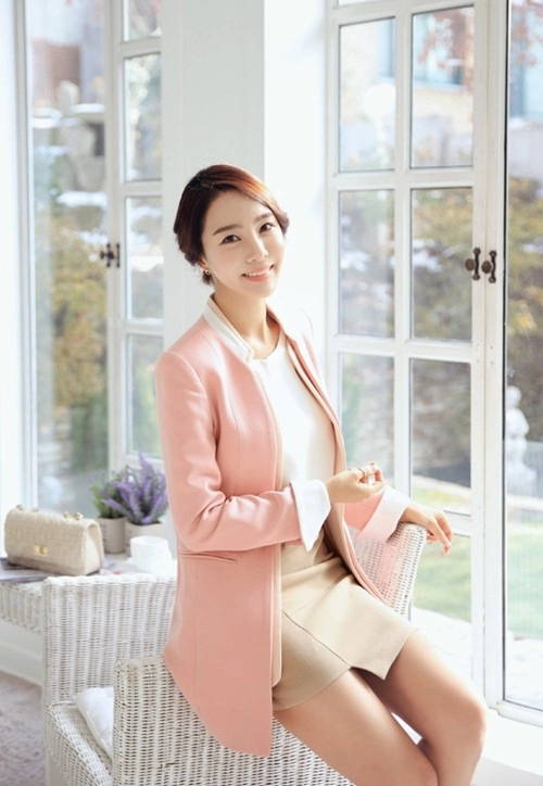 Sơ mi trắng cách điệu ghi điểm ngày nắng nóng