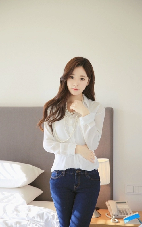 Sơ mi trắng cách điệu ghi điểm ngày nắng nóng