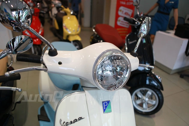 So sánh vespa primavera và vespa lx