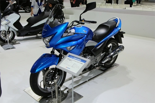  suzuki chuẩn bị ra mắt gsr250s mới 