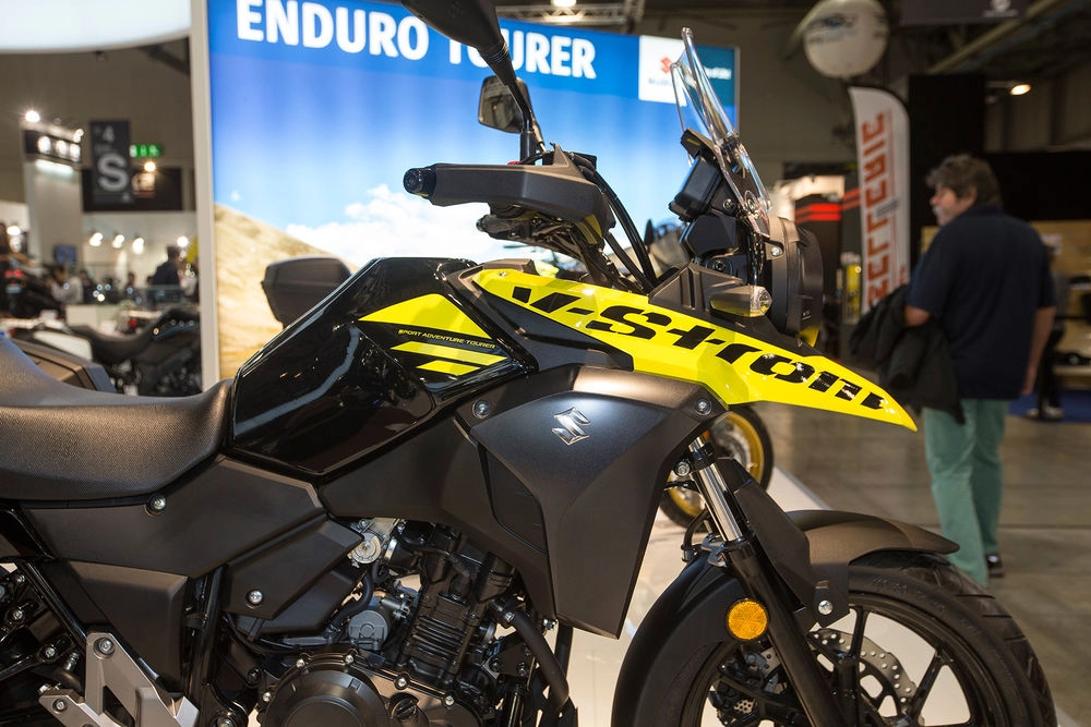 Suzuki dl250 v-strom 2017 mẫu xe đa địa hình cỡ nhỏ vừa được ra mắt tại eicma 2016