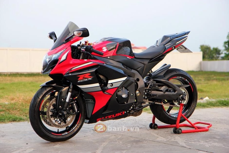 Suzuki gsx-r1000 phiên bản kỷ niệm độ nhẹ nhàng