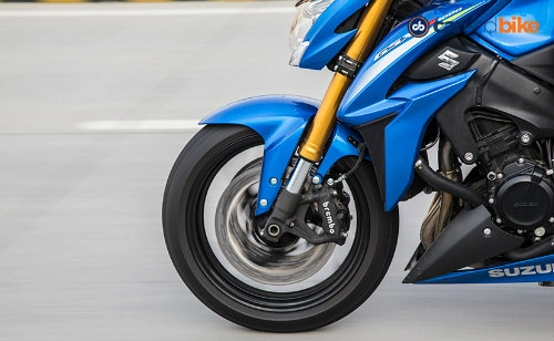 Suzuki gsx s1000 2016 kẻ ngáng đường honda cb1000r