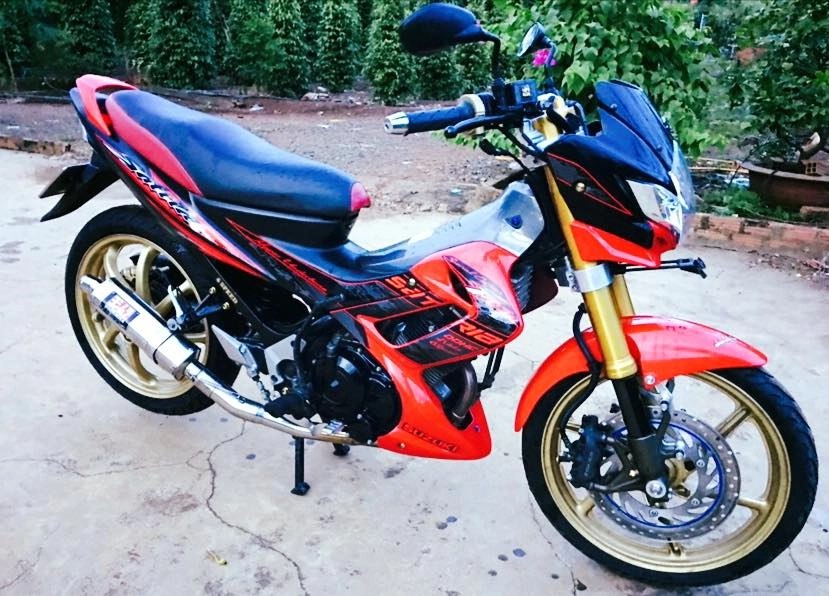 Suzuki satria độ gắp nsr đẹp lấn lướt đàn anh dohc