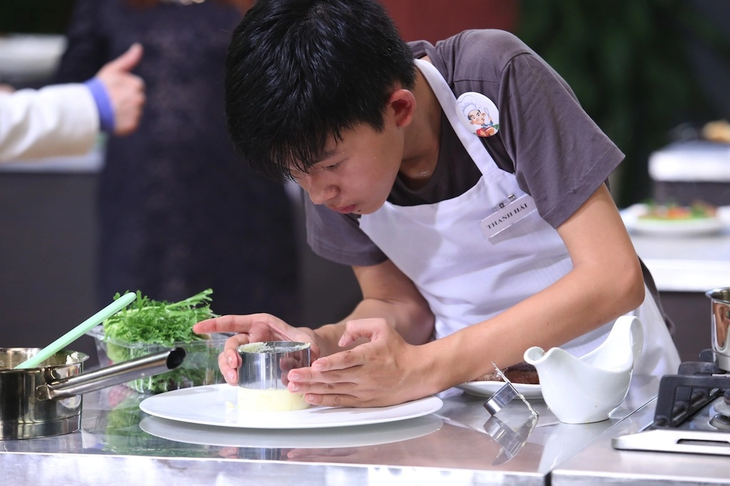 Thanh hải masterchef nhí con tự tin trở thành vua đầu bếp