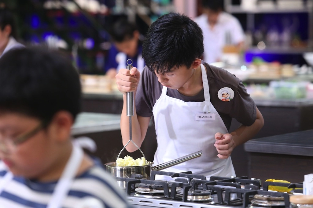 Thanh hải masterchef nhí con tự tin trở thành vua đầu bếp