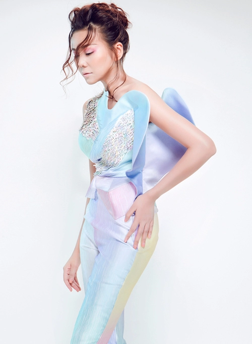 Thanh hằng hóa cư dân xinh đẹp đến từ tương lai