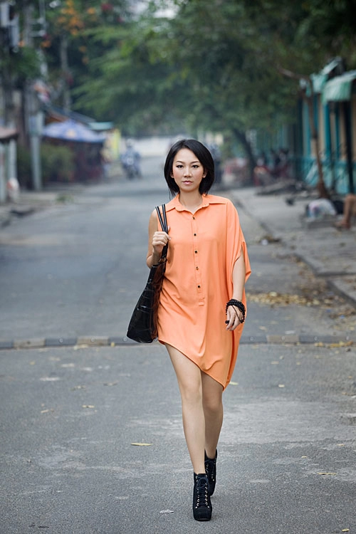 Tín đồ 34 tuổi gợi cảm với váy áo thùng thình