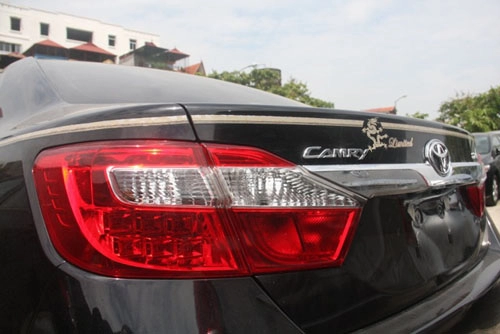 Toyota camry độ phiên bản rồng tại việt nam