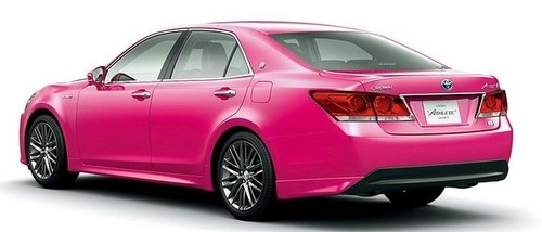  toyota crown màu hồng cho phái đẹp 