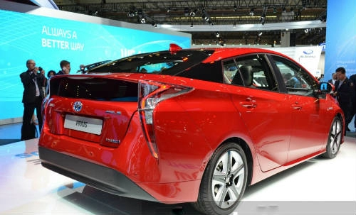 Toyota prius 2016 tiêu thụ nhiên liệu chỉ 40 kmlít