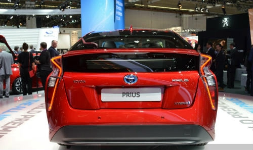 Toyota prius 2016 tiêu thụ nhiên liệu chỉ 40 kmlít