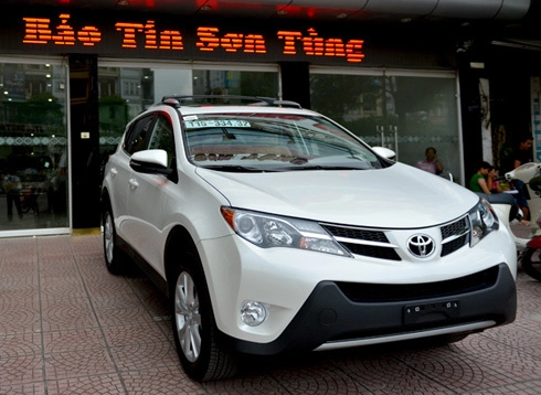  toyota rav4 2013 có mặt tại hà nội 