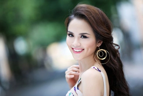 Trăm ý kiến phản hồi scandal diễm hương