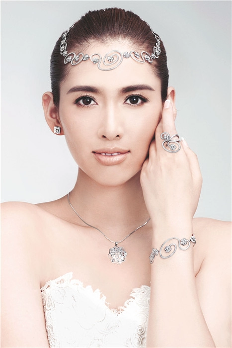 Trang sức cưới đẹp như trong cổ tích