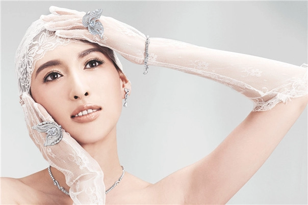 Trang sức cưới đẹp như trong cổ tích