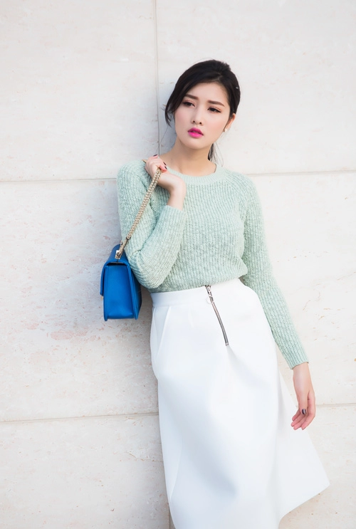Triệu thị hà khoe ngực đầy eo thon xuống phố sài thành