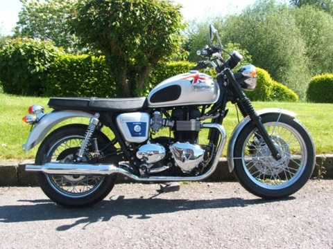  triumph bonneville phiên bản diamond jubilee 