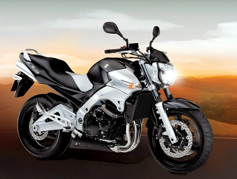  từ suzuki b-king tới gw250s - thiên nga hóa vịt bầu 