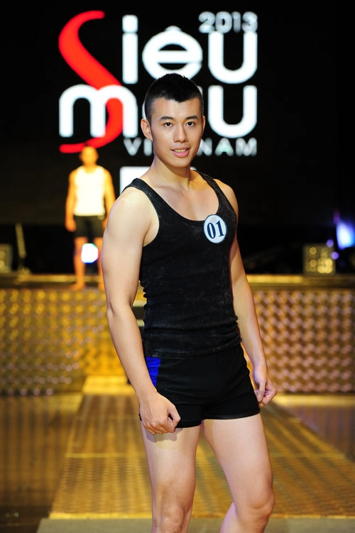 Ứng viên siêu mẫu khoe hình thể đẹp