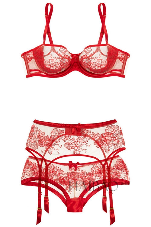 Valentine mặc nội y ren hợp ý tình nhân