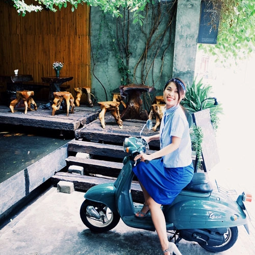Váy áo sành điệu của nữ giám đốc sài thành