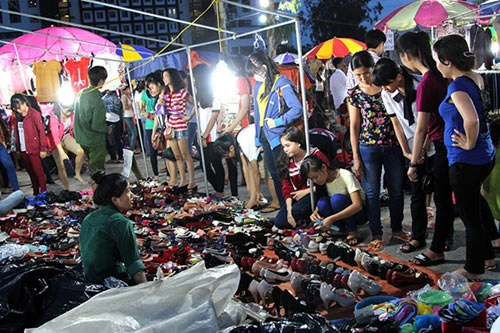 Váy hoa 40 ngànchiếc ở chợ sinh viên tphcm