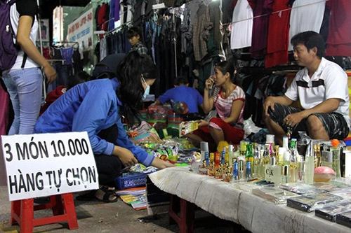 Váy hoa 40 ngànchiếc ở chợ sinh viên tphcm