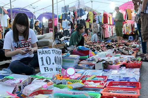 Váy hoa 40 ngànchiếc ở chợ sinh viên tphcm