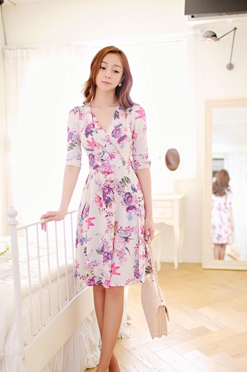Váy nào cho nữ công sở tròn trịa