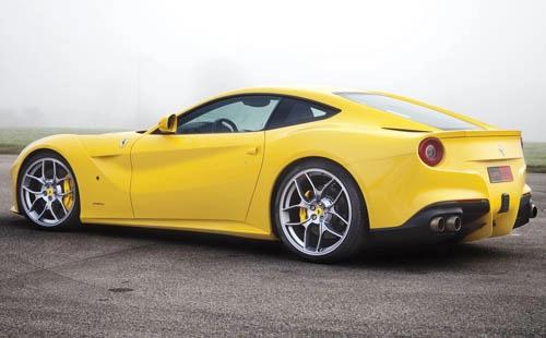 Vén màn ferrari f12 berlinetta