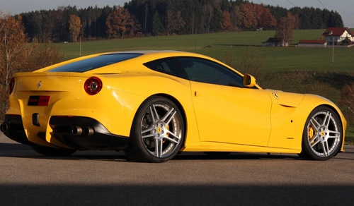 Vén màn ferrari f12 berlinetta