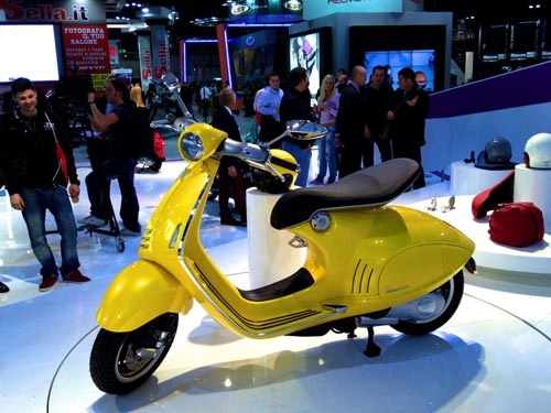 Vespa 946 chính thức có giá tại việt nam