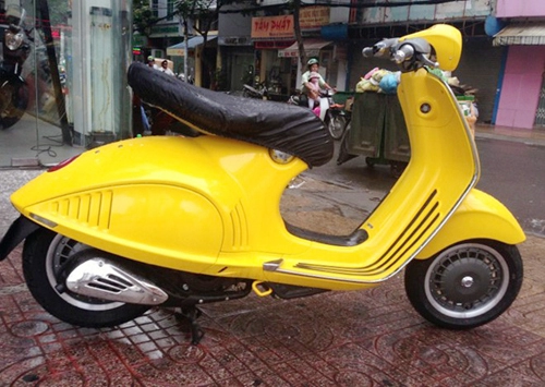  vespa 946 màu vàng ở việt nam 