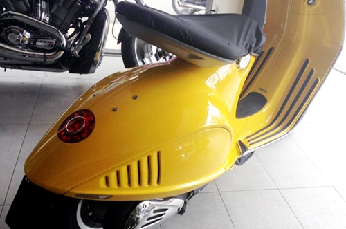  vespa 946 màu vàng ở việt nam 