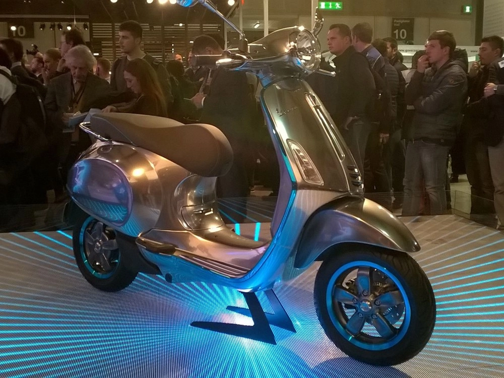 Vespa elettrica xe điện của piaggio giá 10000 usd