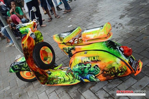  vespa hulk phong cách người khổng lồ xanh 