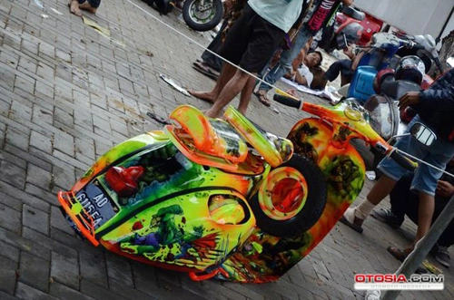  vespa hulk phong cách người khổng lồ xanh 