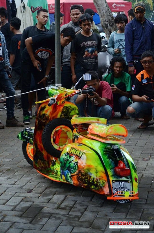  vespa hulk phong cách người khổng lồ xanh 