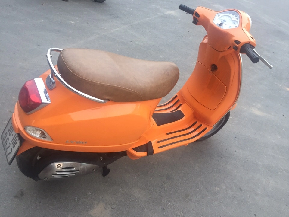 Vespa lx 150 nhập italy đời chót cuối cùng 2010 màu vàng cam