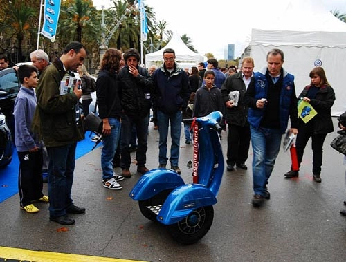 Vespa segway hai bánh cực độc ra mắt