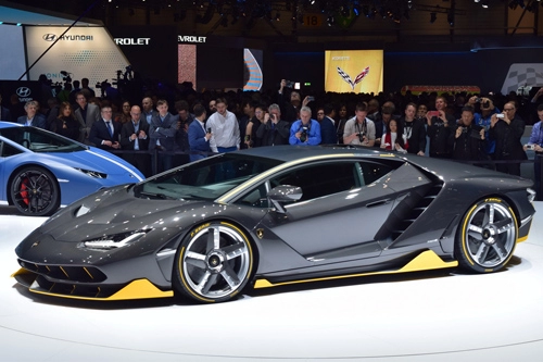 Video lamborghini centenario trên đường đua kẻ dẫn đầu vĩ đại